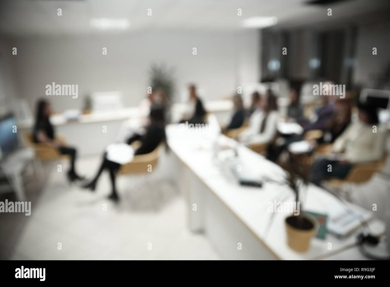 Boardroom blurred people hi-res stock photography and images - Alamy