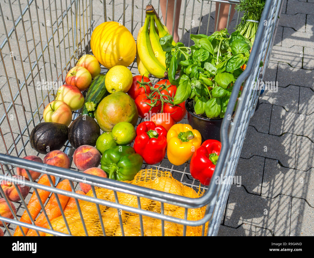 Objects Without Packaging Shopping without packaging hi-res stock photography and images - Alamy
