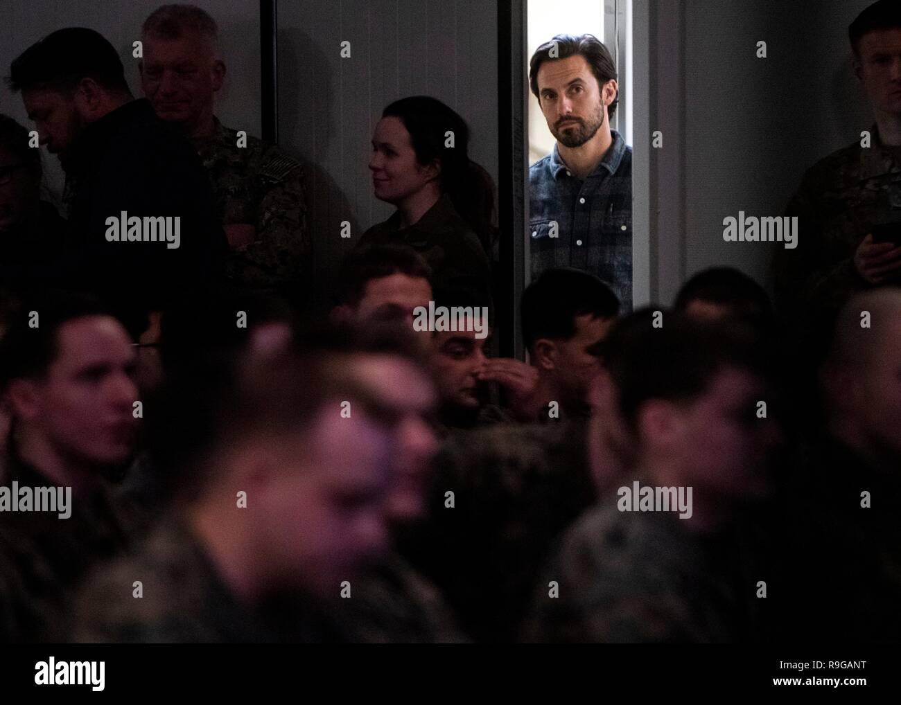 Manama, Bahrain. 21st Dec, 2018. Actor Milo Ventimiglia watches the Joint Chiefs USO Christmas Show for deployed service members December 21, 2018 in Vaernes, Norway. This year’s entertainers include actors Milo Ventimiglia, Wilmer Valderrama, DJ J Dayz, Fittest Man on Earth Matt Fraser, 3-time Olympic Gold Medalist Shaun White, Country Music Singer Kellie Pickler, and comedian Jessiemae Peluso. Credit: Planetpix/Alamy Live News Stock Photo