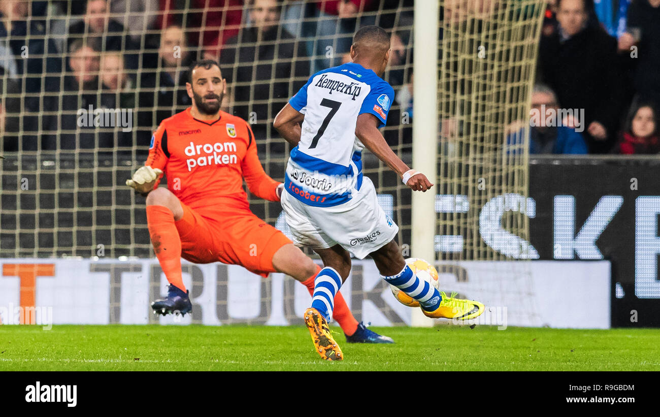 Vitesse Arnhem Goalkeeper High Resolution Stock Photography and Images -  Alamy