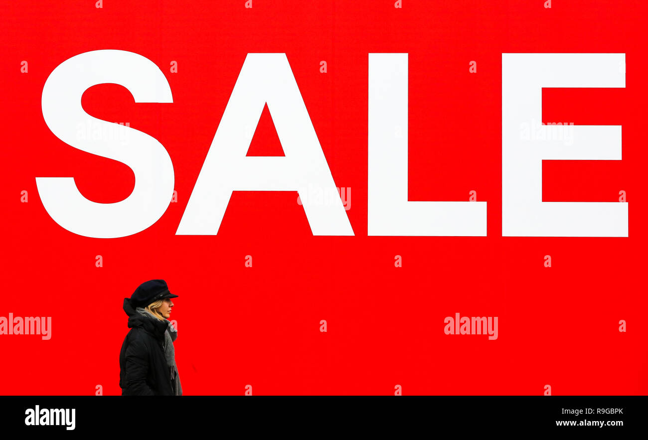 H m store uk hi res stock photography and images Page 6 Alamy
