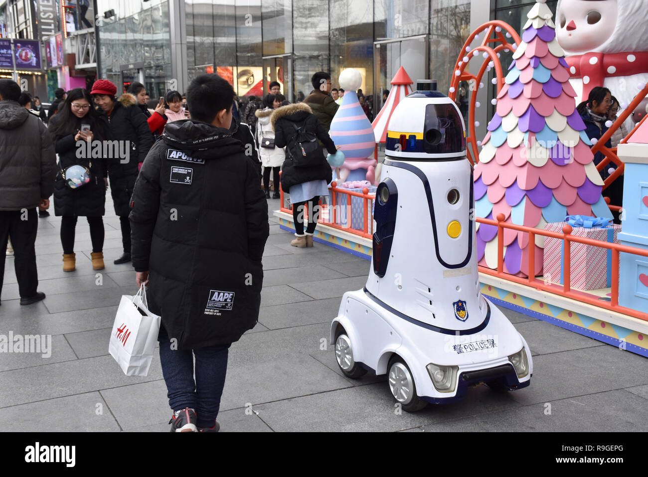 Beijing, Beijing, China. 24th Dec, 2018. Beijing, CHINA-A robot police officer patrols on the street in Beijing, China. Credit: SIPA Asia/ZUMA Wire/Alamy Live News Stock Photo