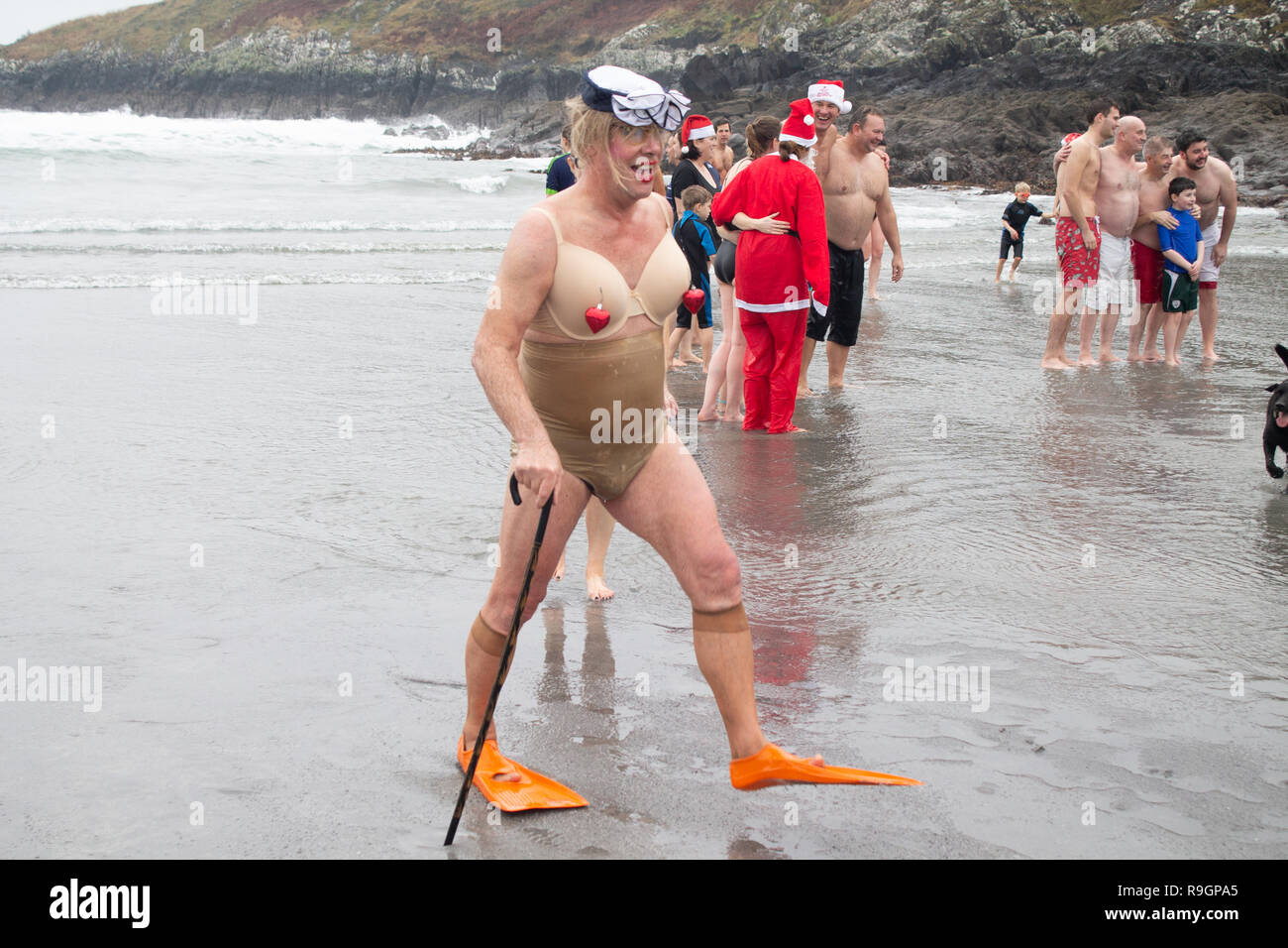 Tragumna, West Cork, Ireland, December 25th 2018. A mild Christmas morning greeted the annual crowds for the traditional swim on Tragumna beach. Credit: aphperspective/Alamy Live News Stock Photo