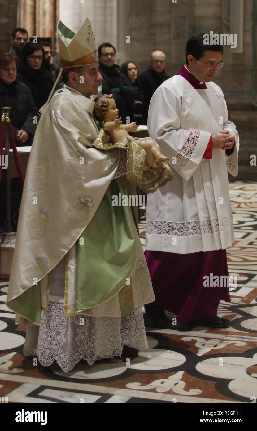 Messa della vigilia di natale hi-res stock photography and images - Alamy