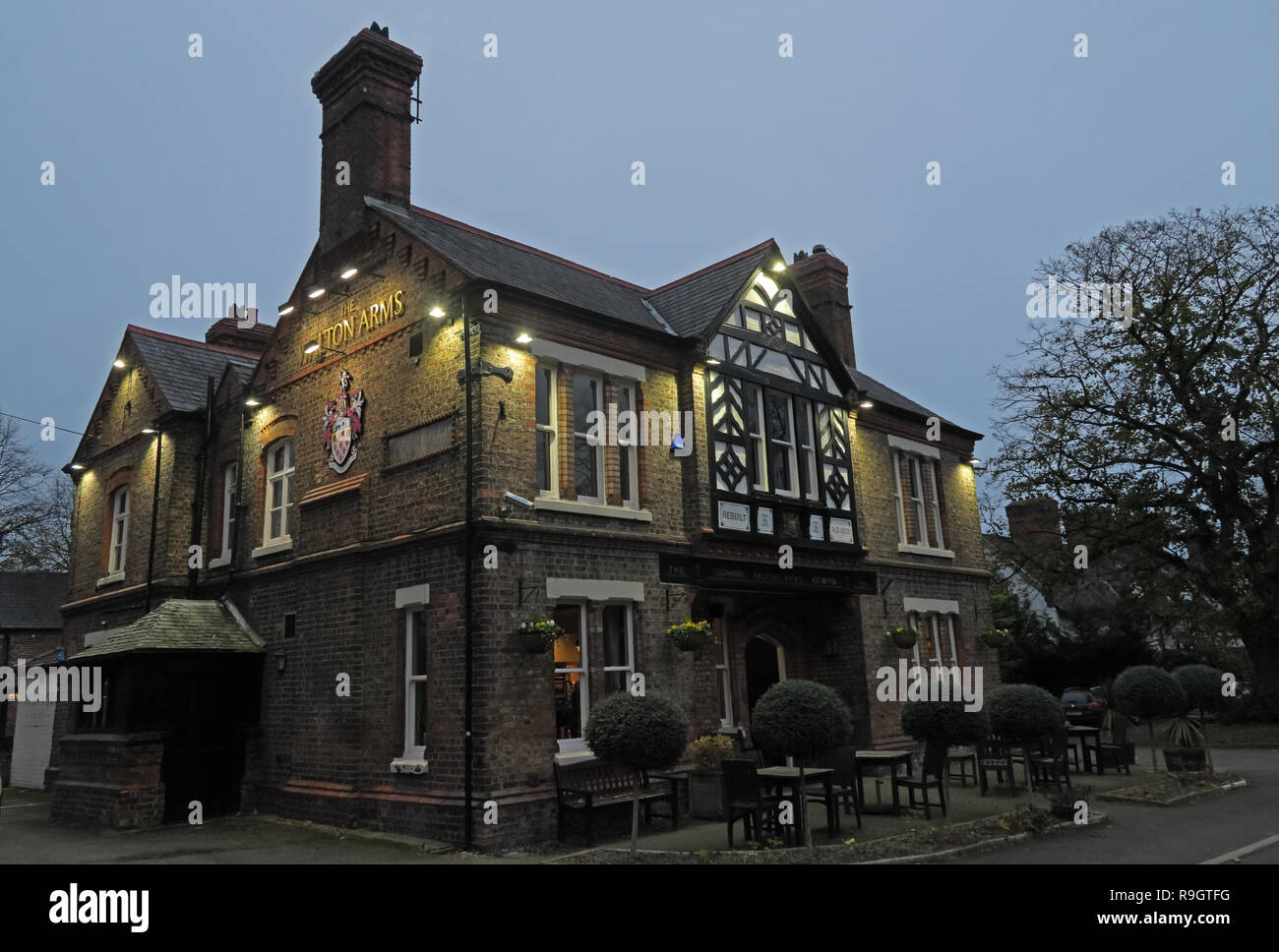 Walton Arms Pub at dusk, 148 Old Chester Rd, Higher Walton, Warrington, Cheshire, North West England, UK,  WA4 6TG Stock Photo