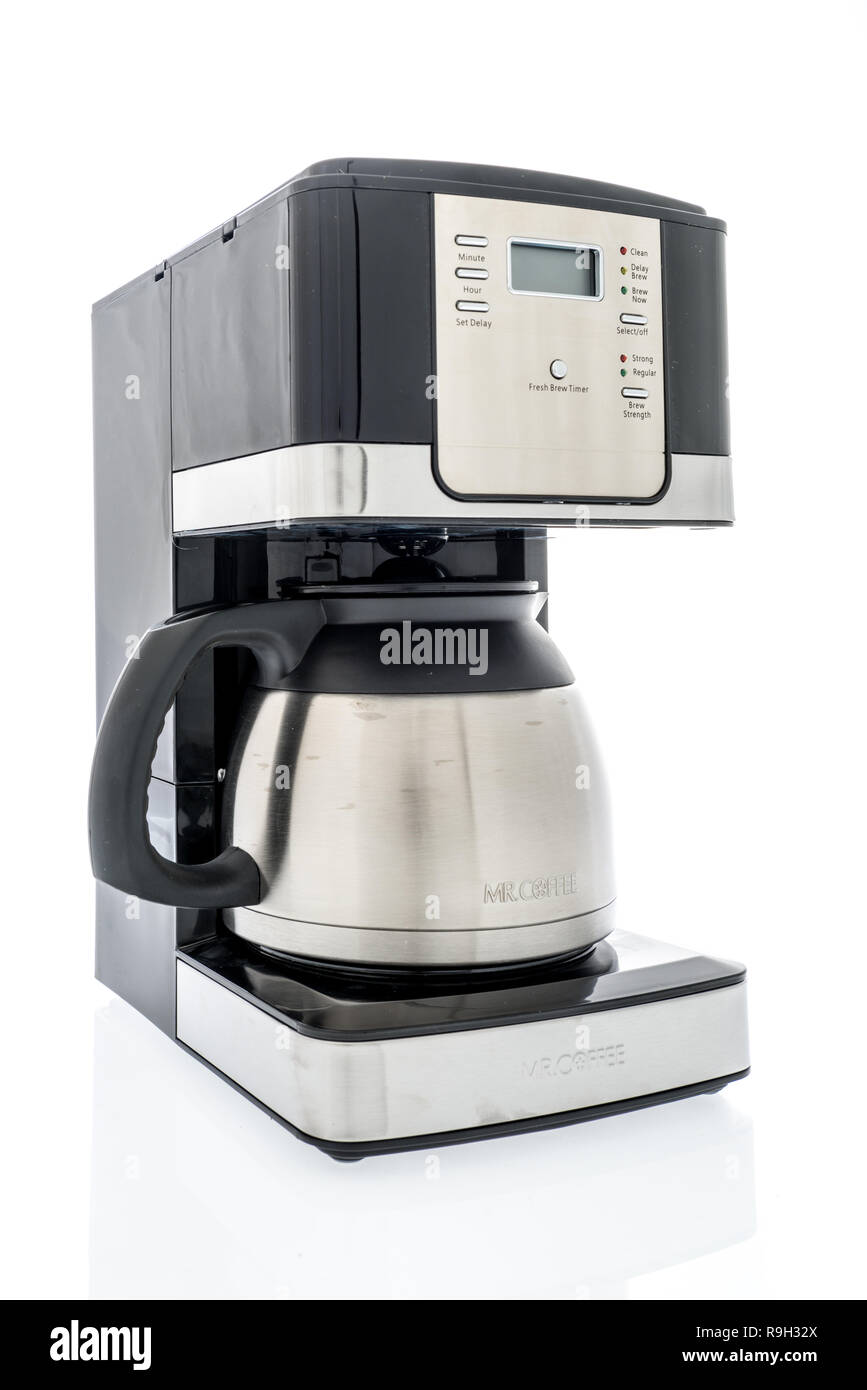 Illy coffee maker hi-res stock photography and images - Alamy