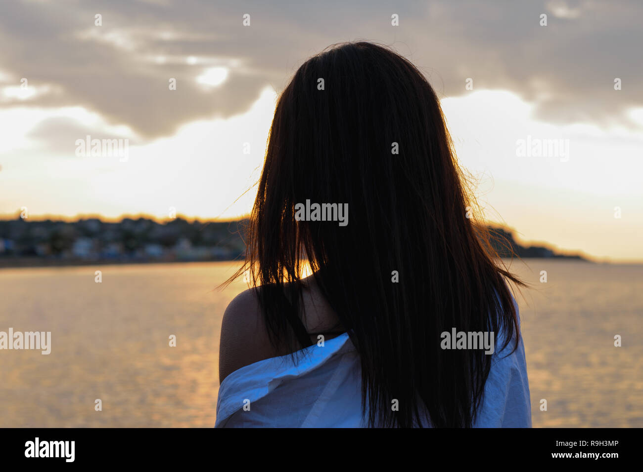 Dawn landscape person back hi-res stock photography and images - Page 3 -  Alamy