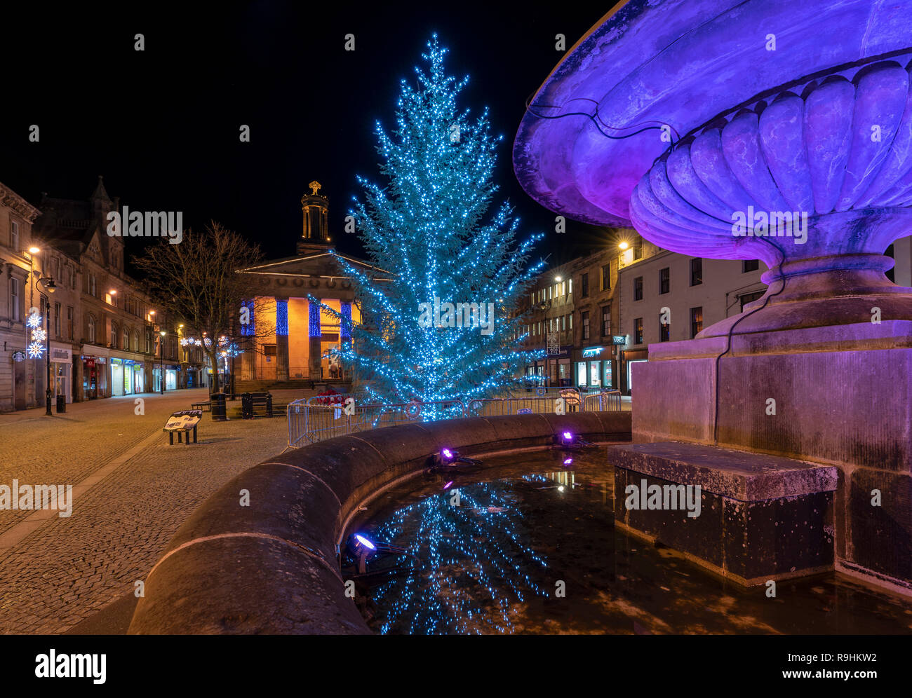 Christmas Tree, Plainstones, High Street, Elgin Stock Photo Alamy