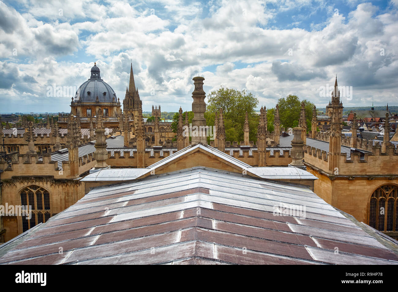 The view from the cupola of Sheldonian Theatre to the Bodleian Library and the dome of the Radcliffe Camera.  Oxford University. Oxford. England Stock Photo