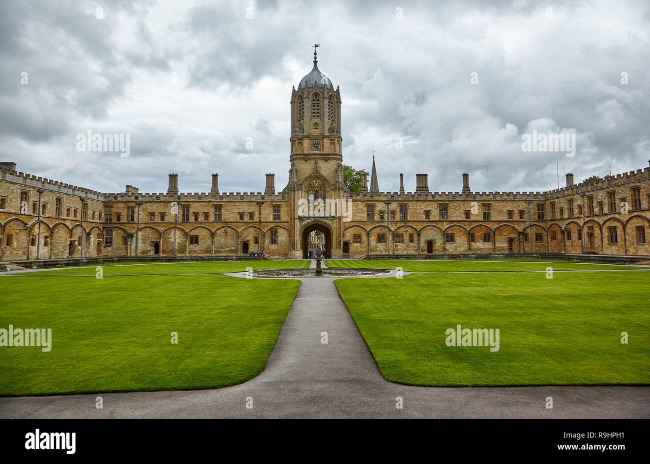 Tom Quad, the largest quad in Oxford, is dominated to the west by Tom Tower. In the center of