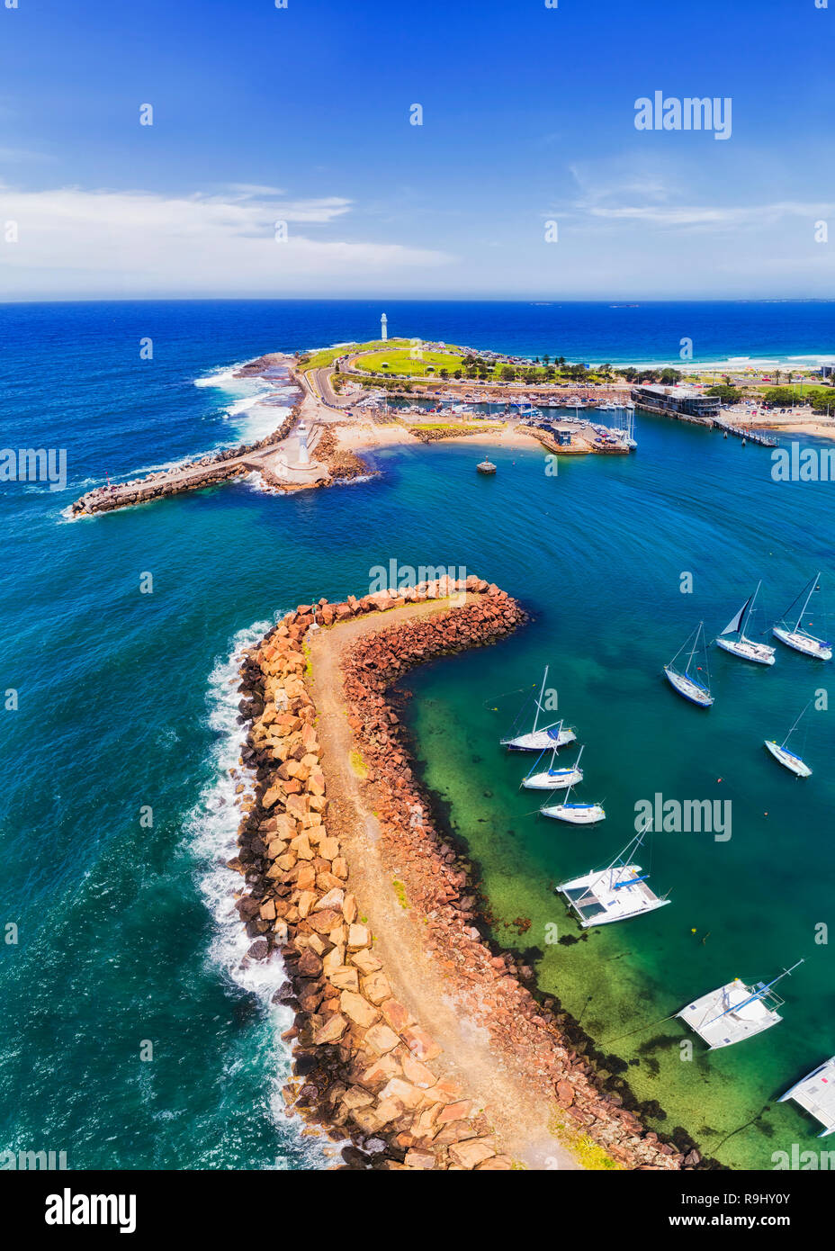 Floating breakwater hires stock photography and images Alamy