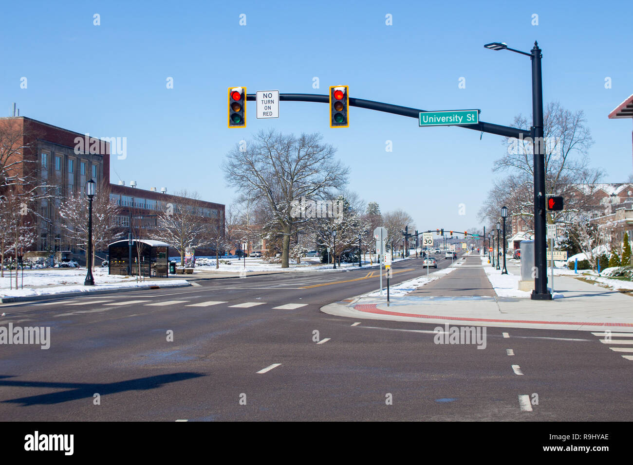Intersection / traffic lights at University St and W State St with Lilly Hall in background, Purdue University, West Lafayette, Indiana, United States Stock Photo