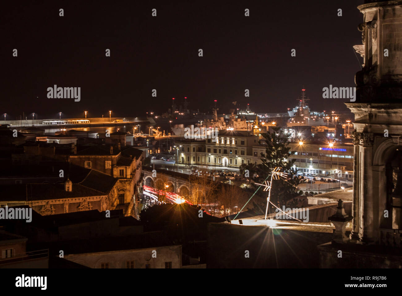 Night view catania cathedral hi res stock photography and images Alamy