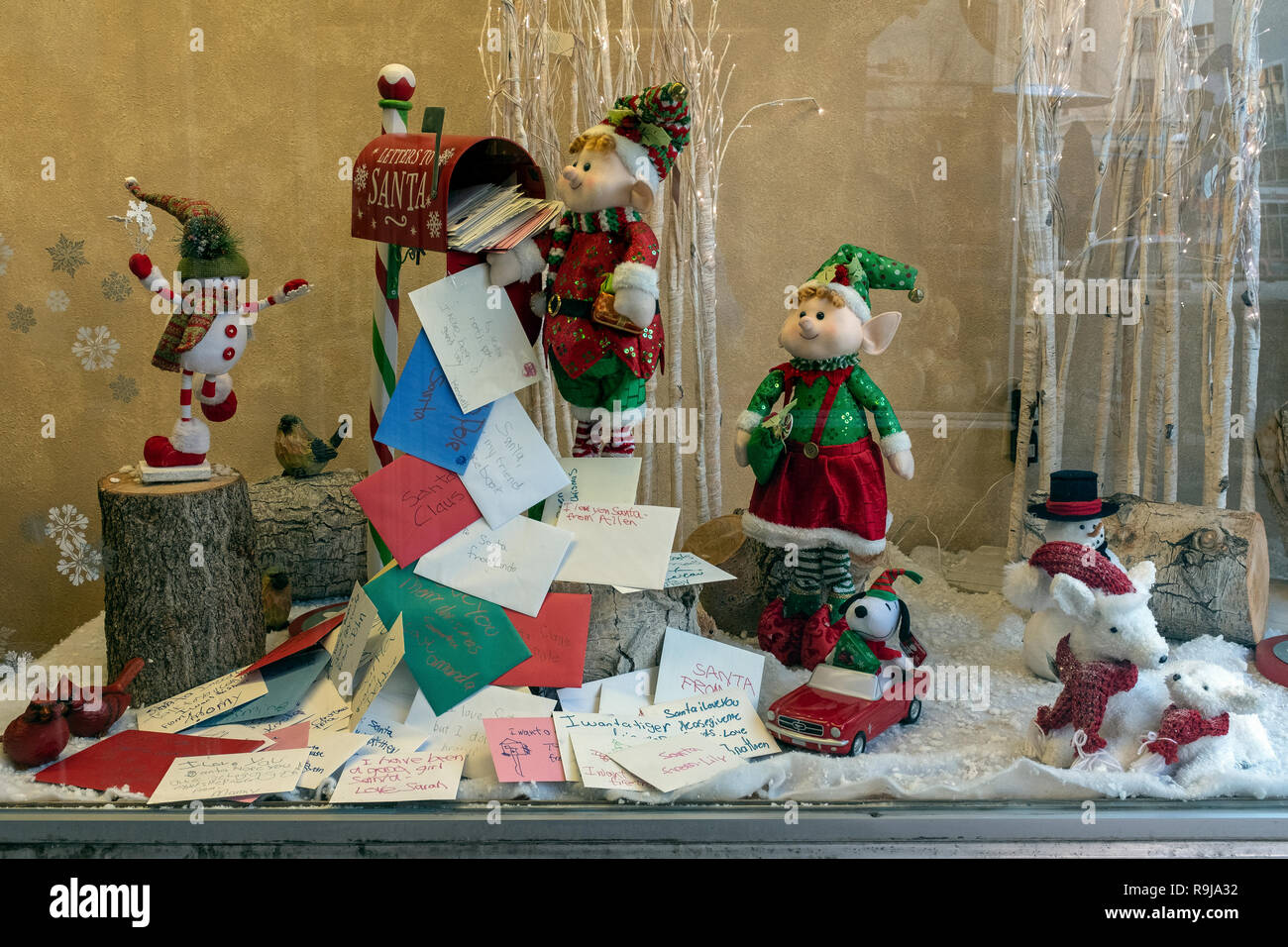 Peoples Flower Shop Window Display Of Letters To Santa Stock Photo Alamy