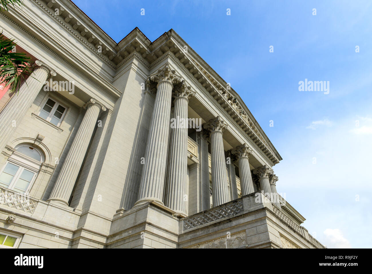 SINGAPORE - NOVEMBER 16, 2018 : Old Supreme court building and today it houses  the National Art Gallery is the largest visual arts venue in Singapore Stock Photo