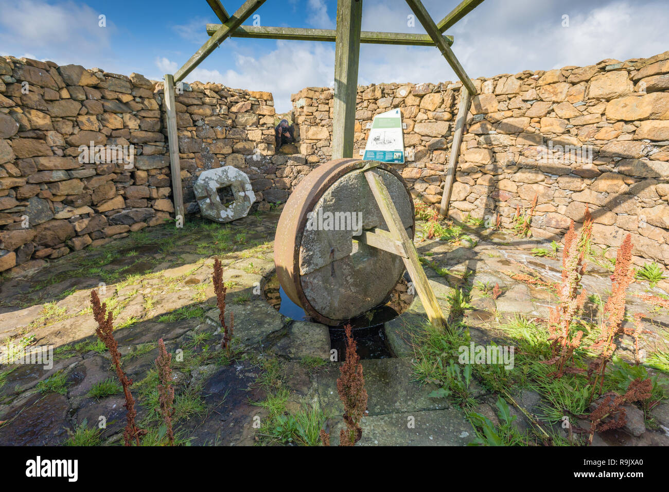 Horse drawn mill hires stock photography and images Alamy