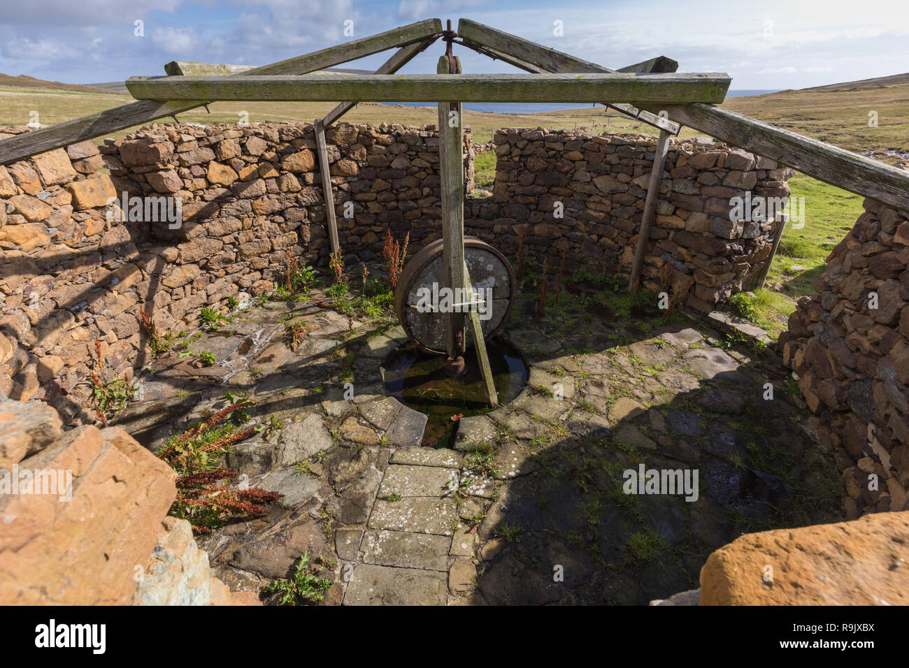 Horse drawn mill hires stock photography and images Alamy