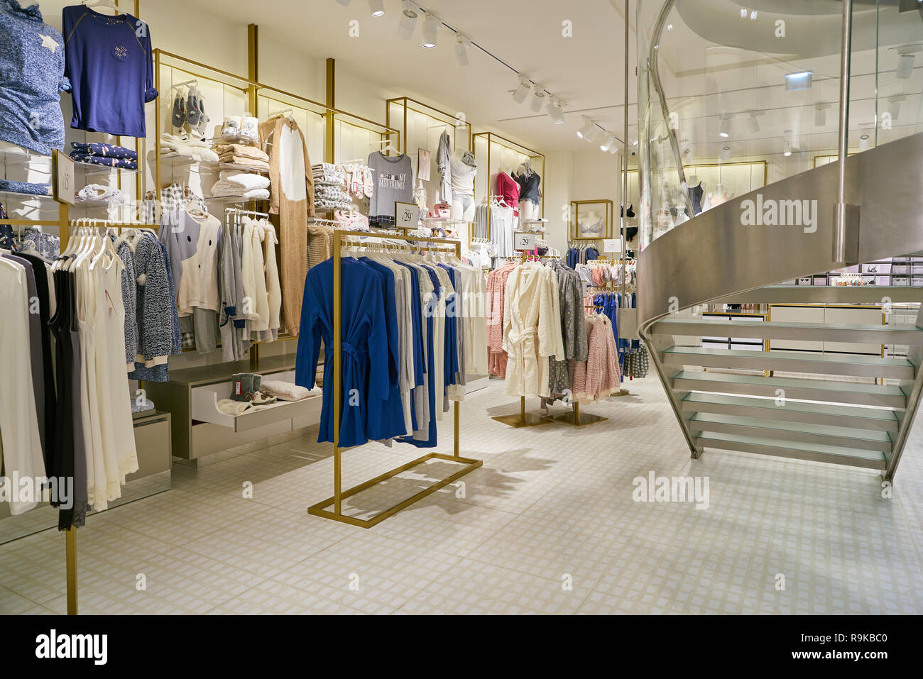 Yamamay Store High Resolution Stock Photography and Images - Alamy