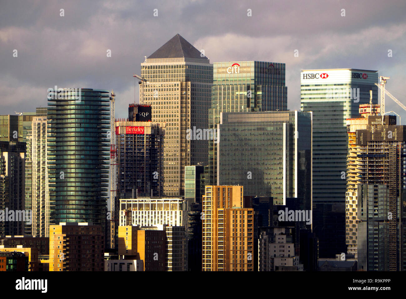 The canary wharf skyline hi-res stock photography and images - Alamy