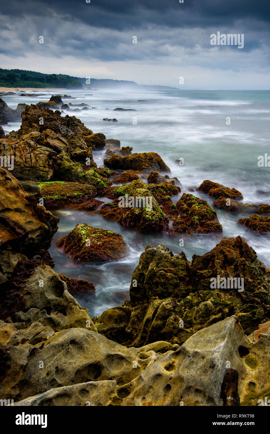 Wave motion hi-res stock photography and images - Alamy
