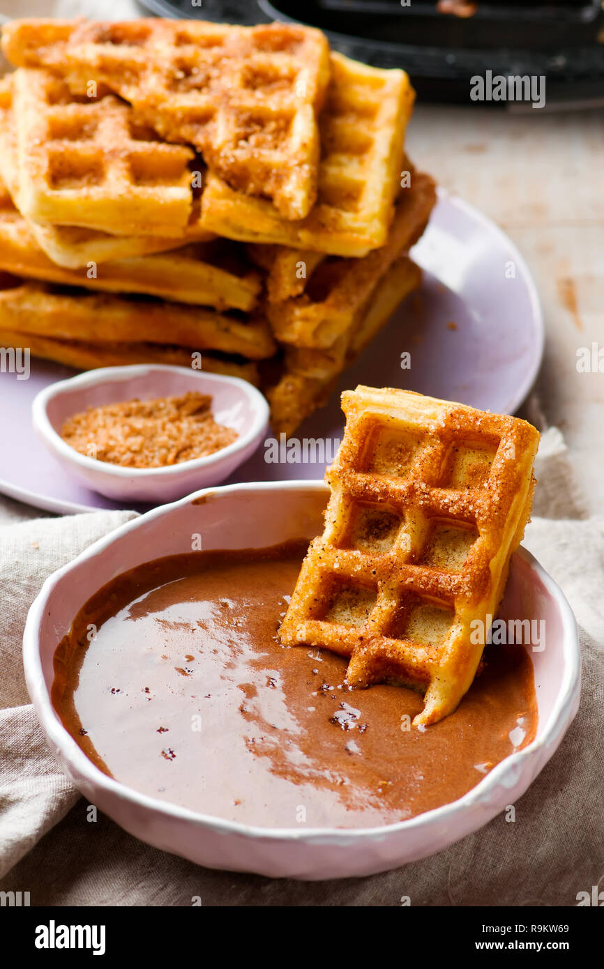 Waffle chocolate sauce hi-res stock photography and images - Alamy