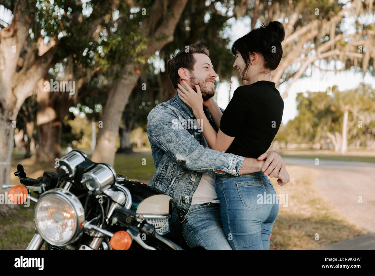 Edgy Motorcycle Couples Session | Reston, Virginia -  hannahbaldwinphotography.com