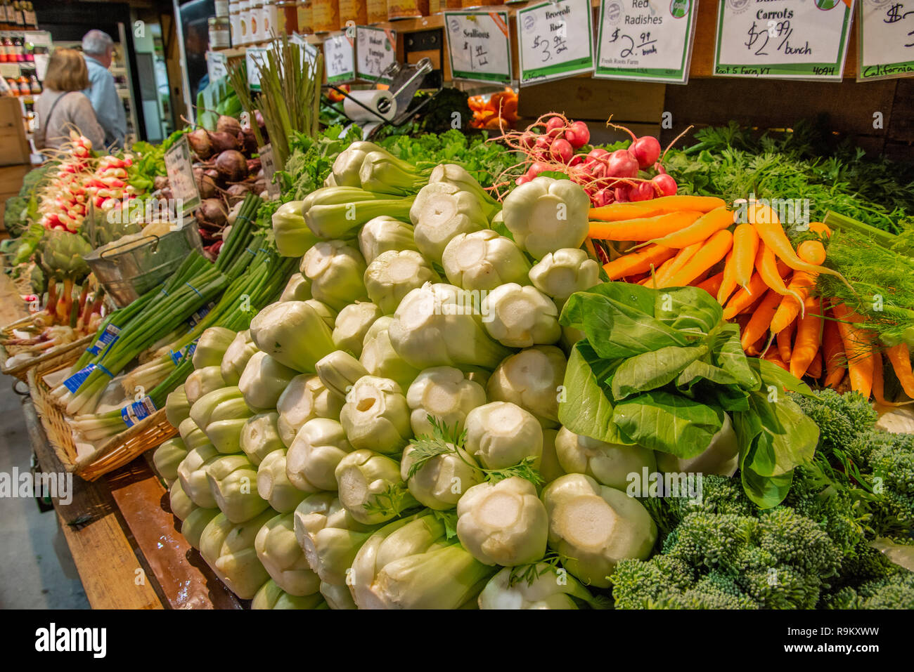 Fresh produce market hi-res stock photography and images - Alamy