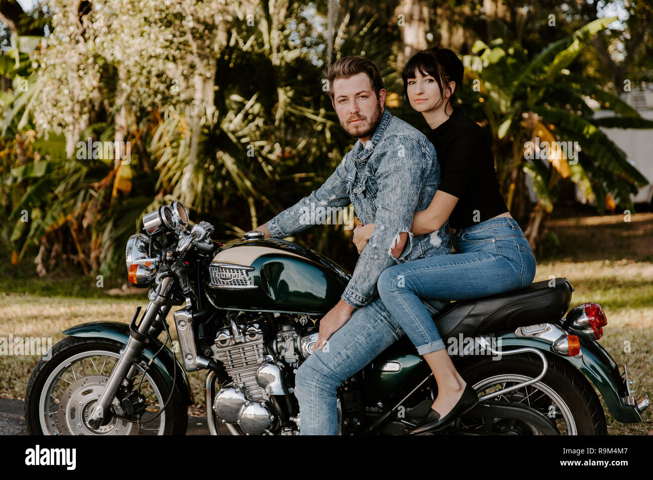 Edgy Vancouver Couple Takes Harley Motorcycle for a Spin at Engagement  Session by Amrit Ph… | Wedding photography poses, Couple photography poses,  Photography poses