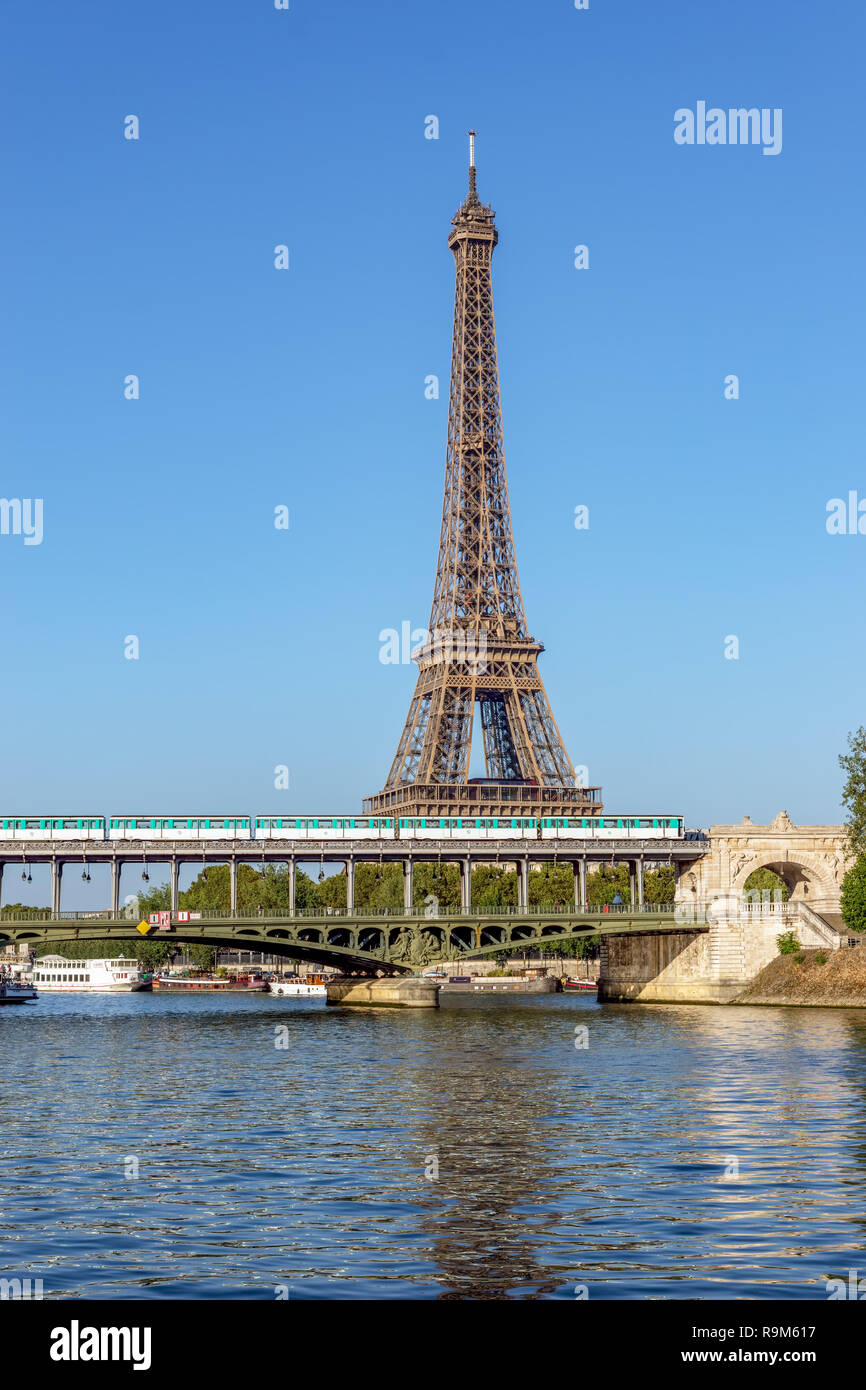 Eiffel tower and Bir-hakeim bridge - Paris Stock Photo