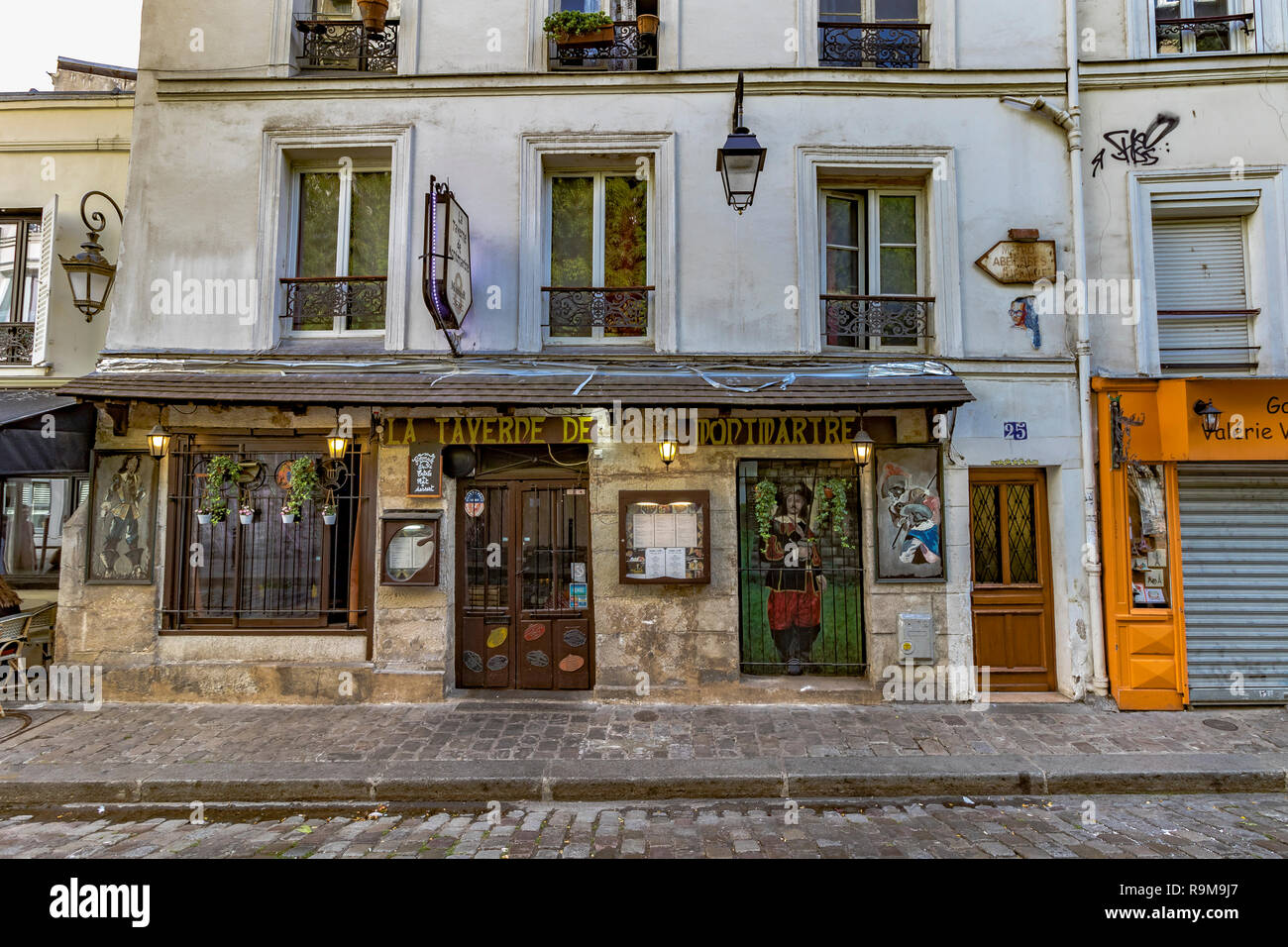 La Taverne De Montmartre restaurant on Rue Gabrielle , in Montmartre, Paris, France Stock Photo
