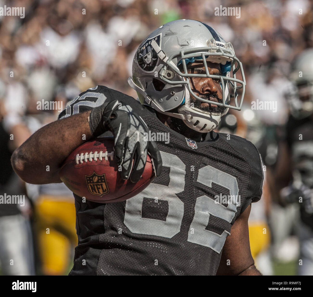 Oakland, California, USA. 23rd Sep, 2012. Oakland Raiders tight end Richard  Gordon (82) after touchdown pass on Sunday, September 23, 2012, in Oakland,  California. The Raiders defeated the Steelers 34-31. Credit: Al