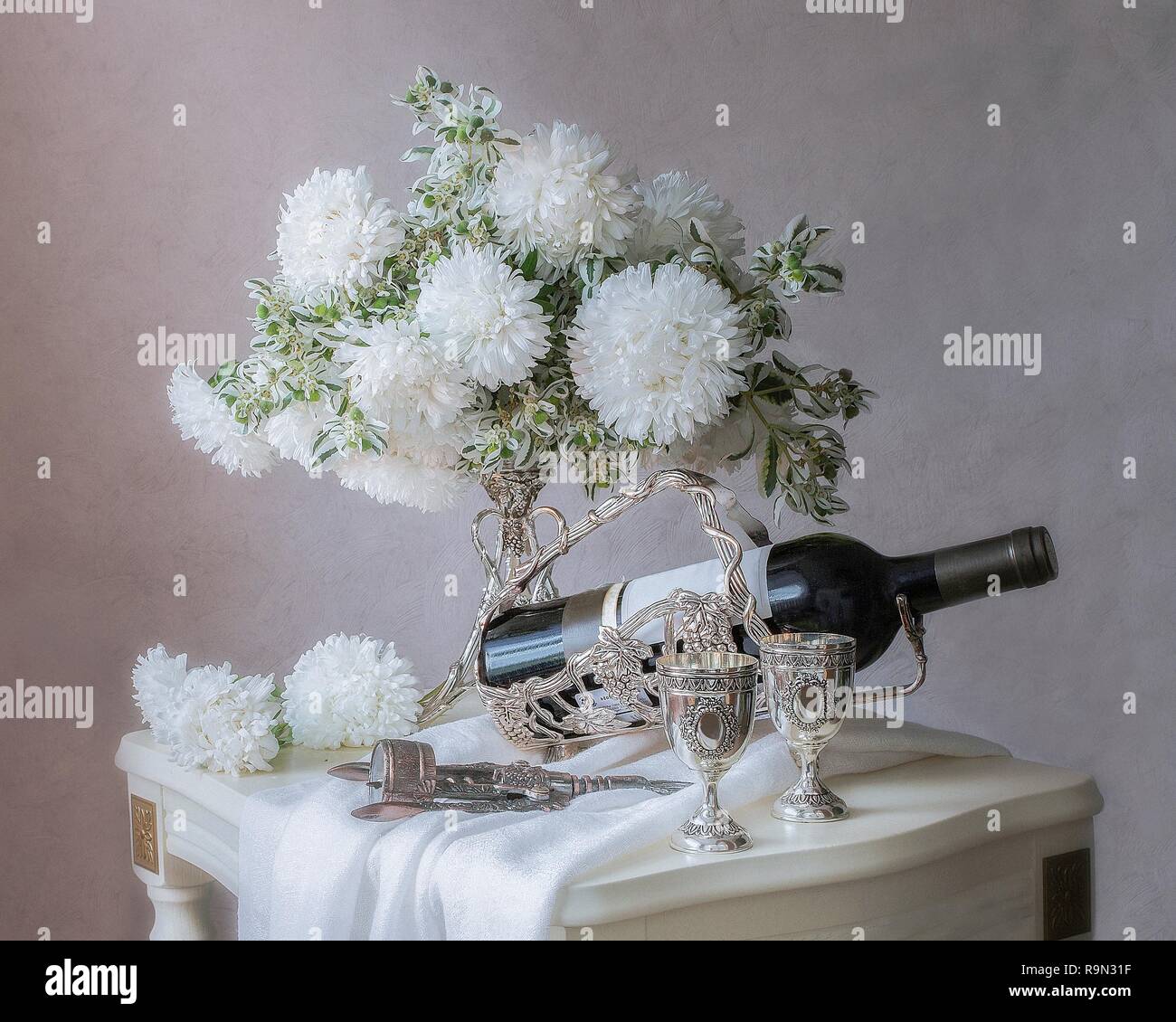 Still life with bouquet of white aster flowers Stock Photo - Alamy