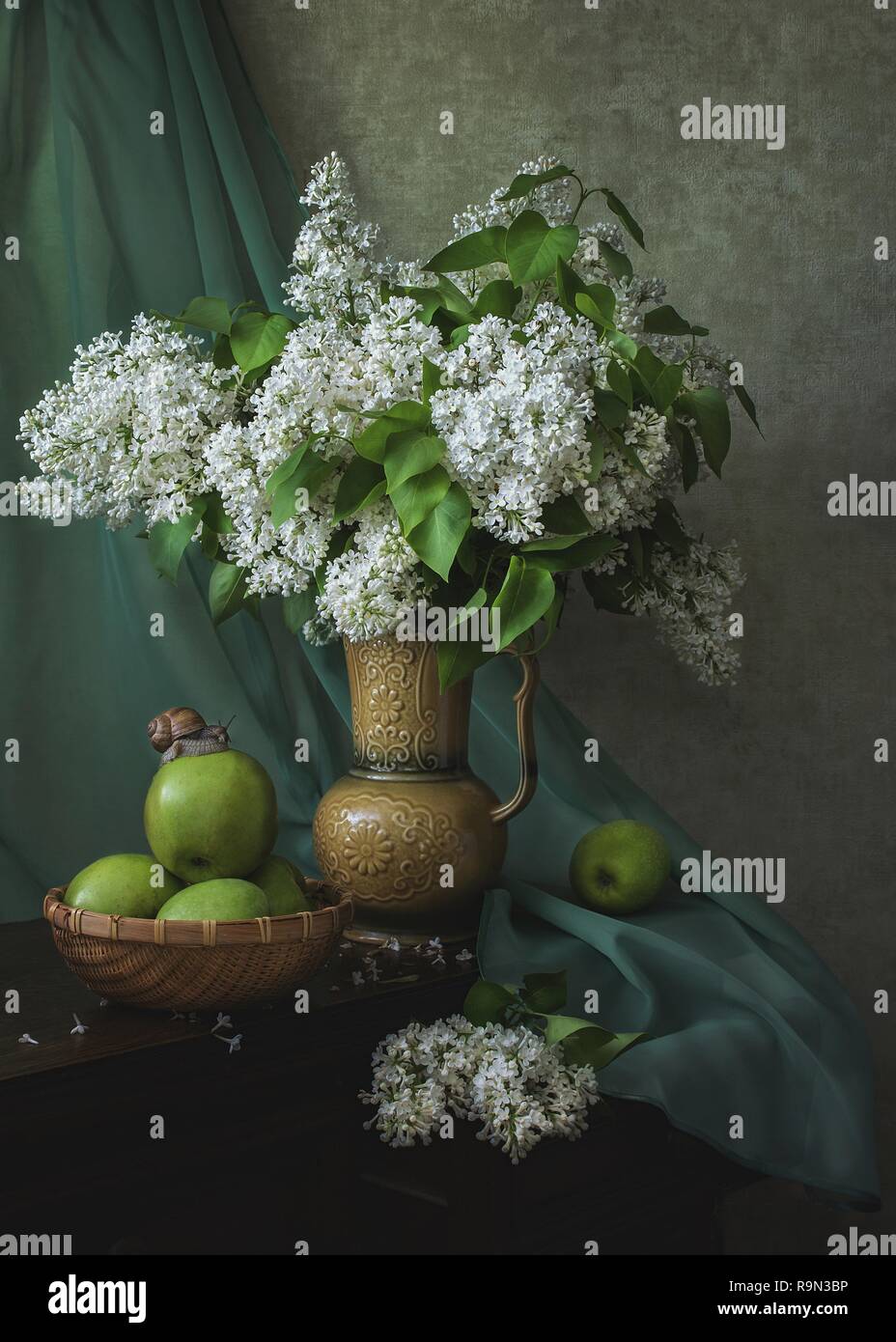 Still life with bouquet of lilac Stock Photo - Alamy
