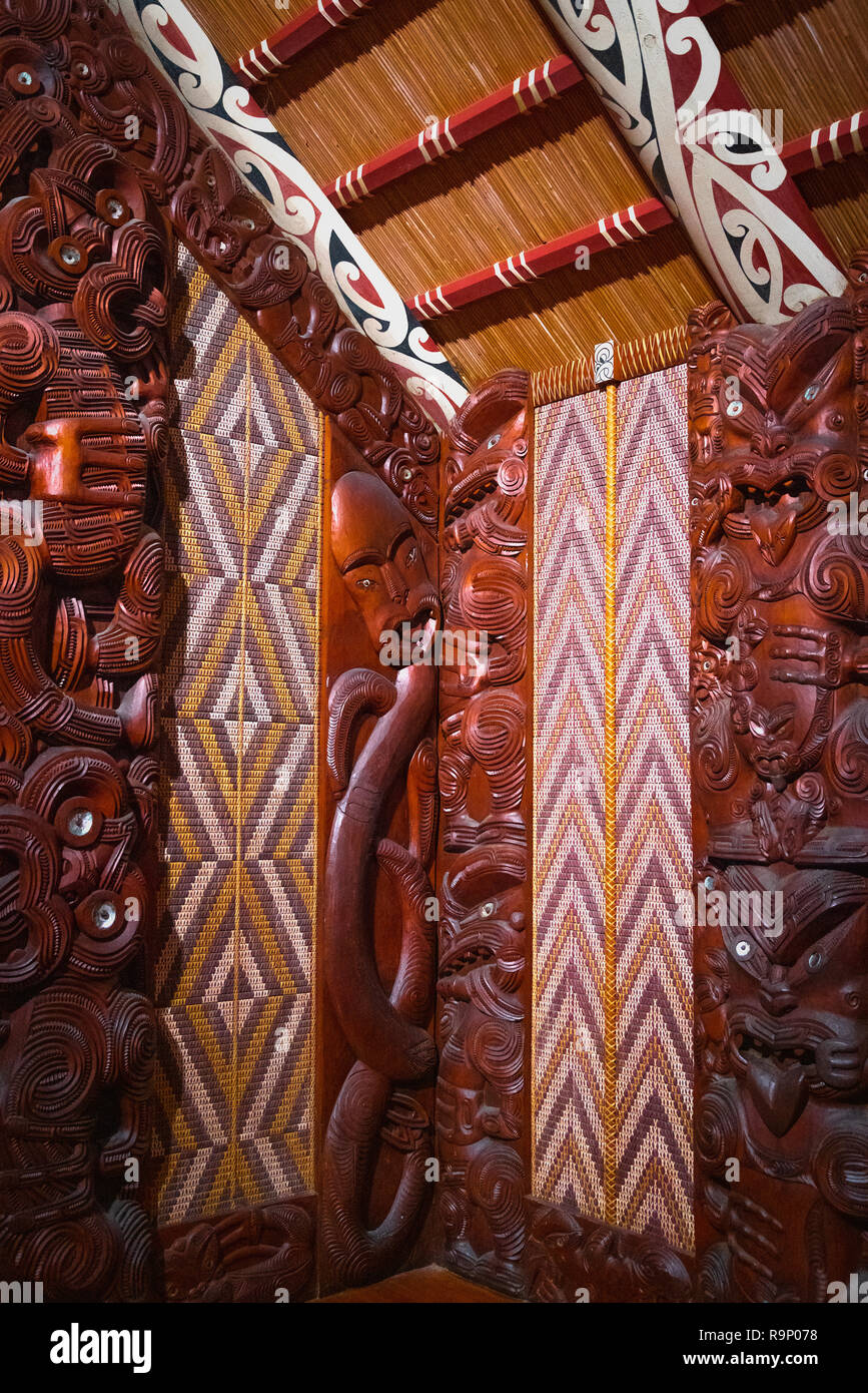New zealand maori wood carving hires stock photography and images Alamy