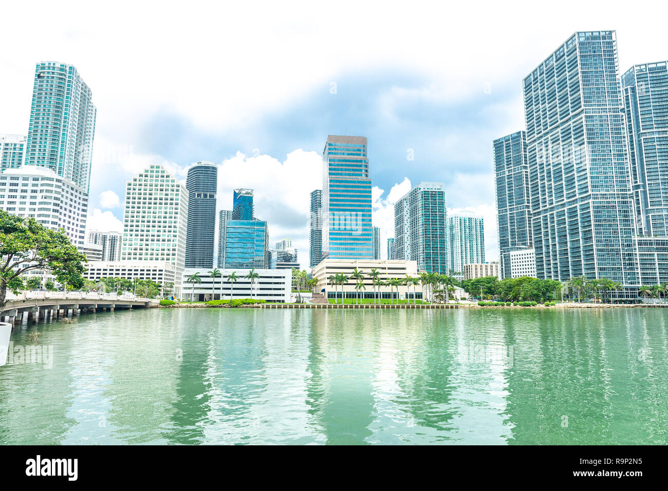 Downtown skyline architecture hi-res stock photography and images - Alamy