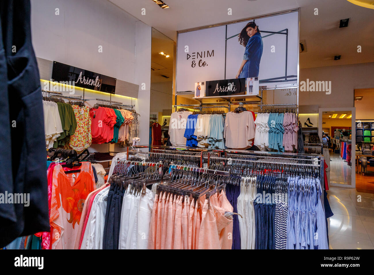 Sri lanka shop front hi-res stock photography and images - Alamy