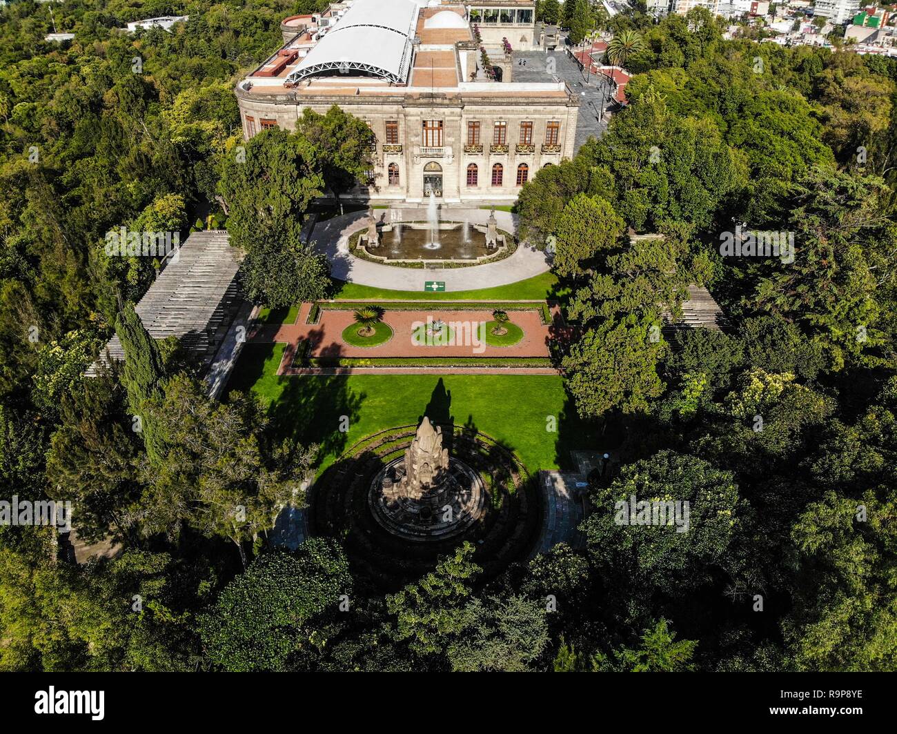 Castillo de Chapultepec. El bosque de Chapultepec. parque urbano en la