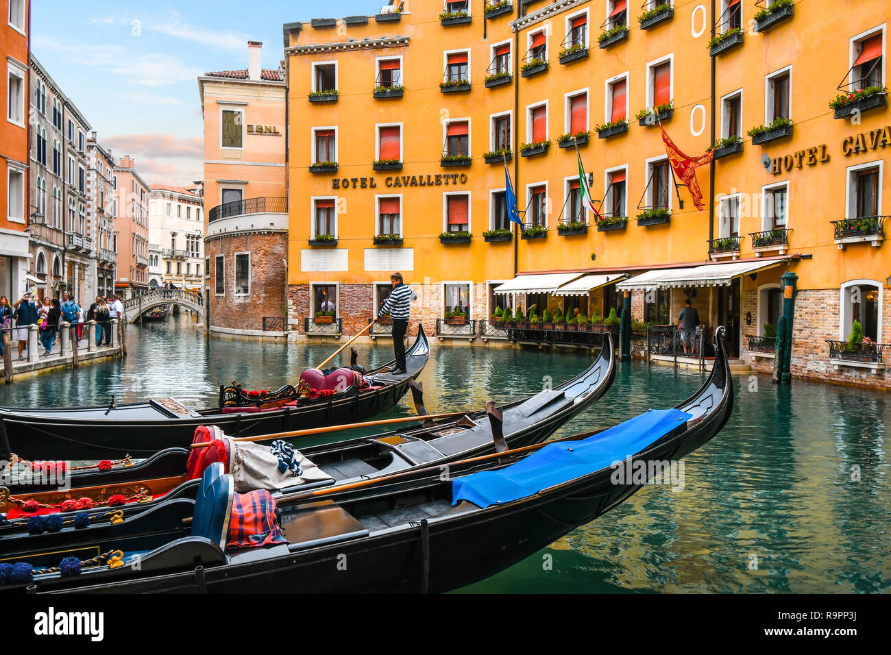 Luxury gondola hi-res stock photography and images - Alamy