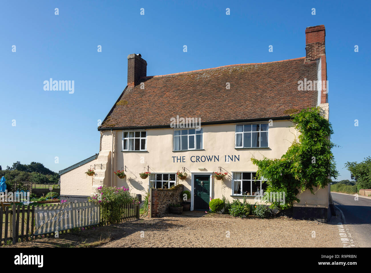 15th Century The Crown Inn Bridge Road Snape Suffolk England United Kingdom Stock Photo Alamy