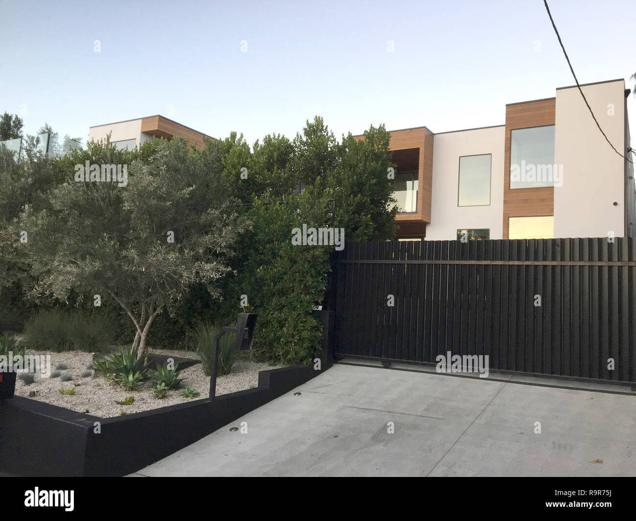 The Exterior Of Justin Bieber And Hailey Baldwin Biebers