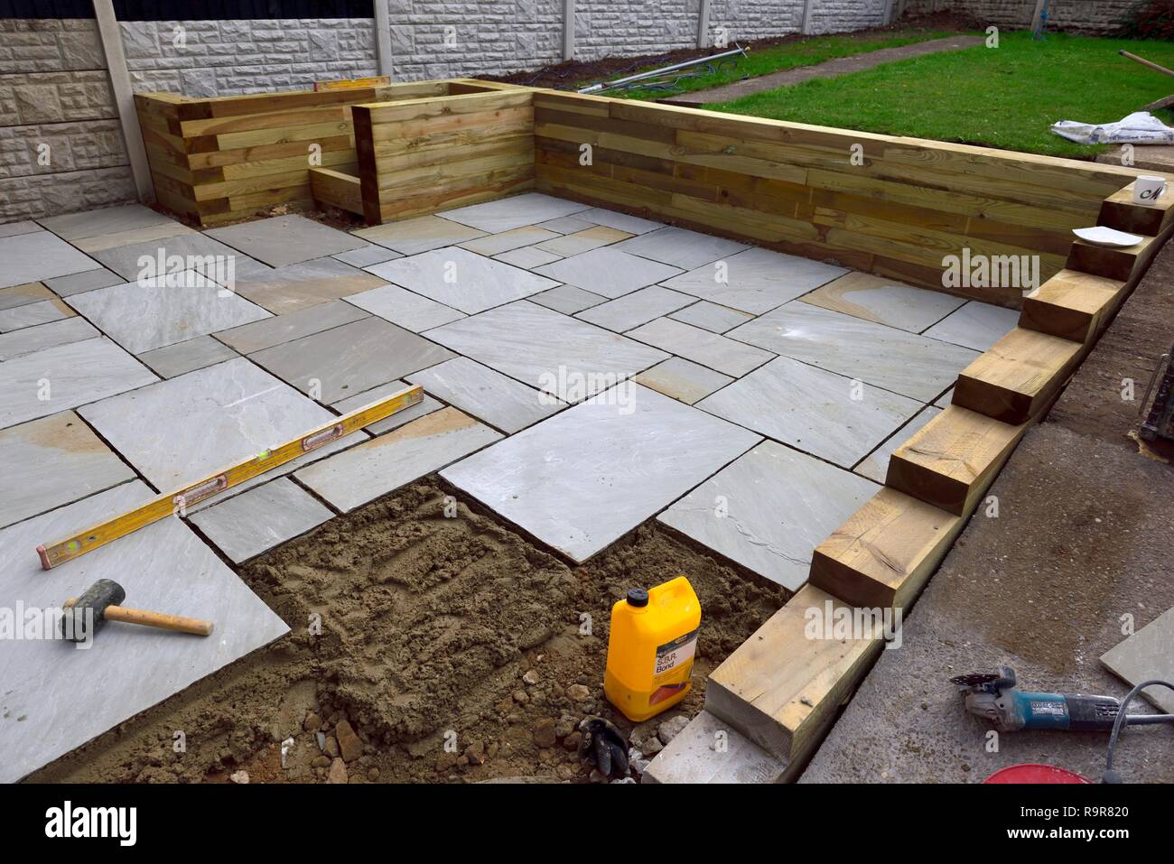 how to lay patio slabs