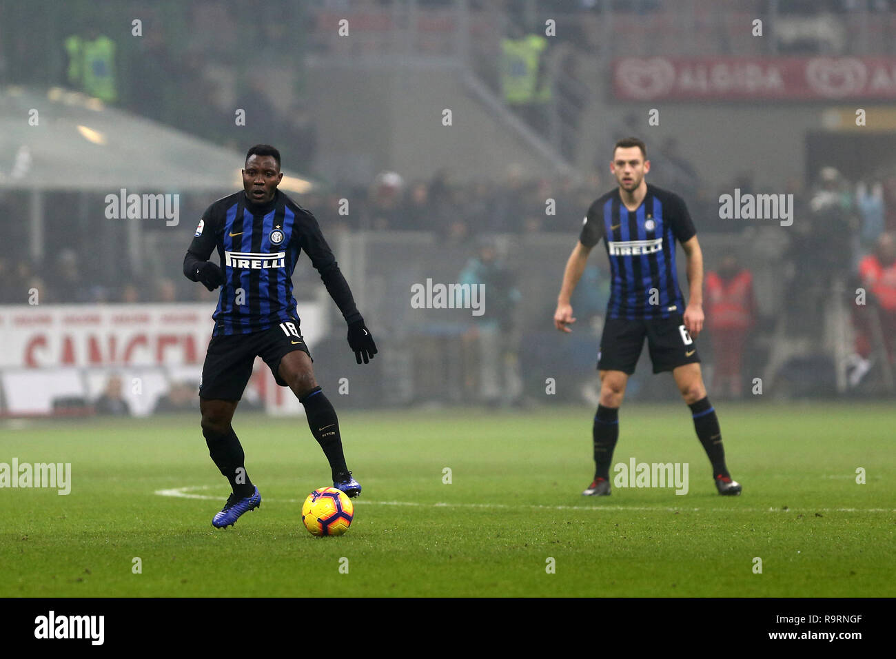 Milan, Italy. 26th Dec, 2018. Kwadwo Asamoah of FC Internazionale in action during the Serie A match between FC Internazionale and Ssc Napoli. Credit: Marco Canoniero/Alamy Live News Stock Photo