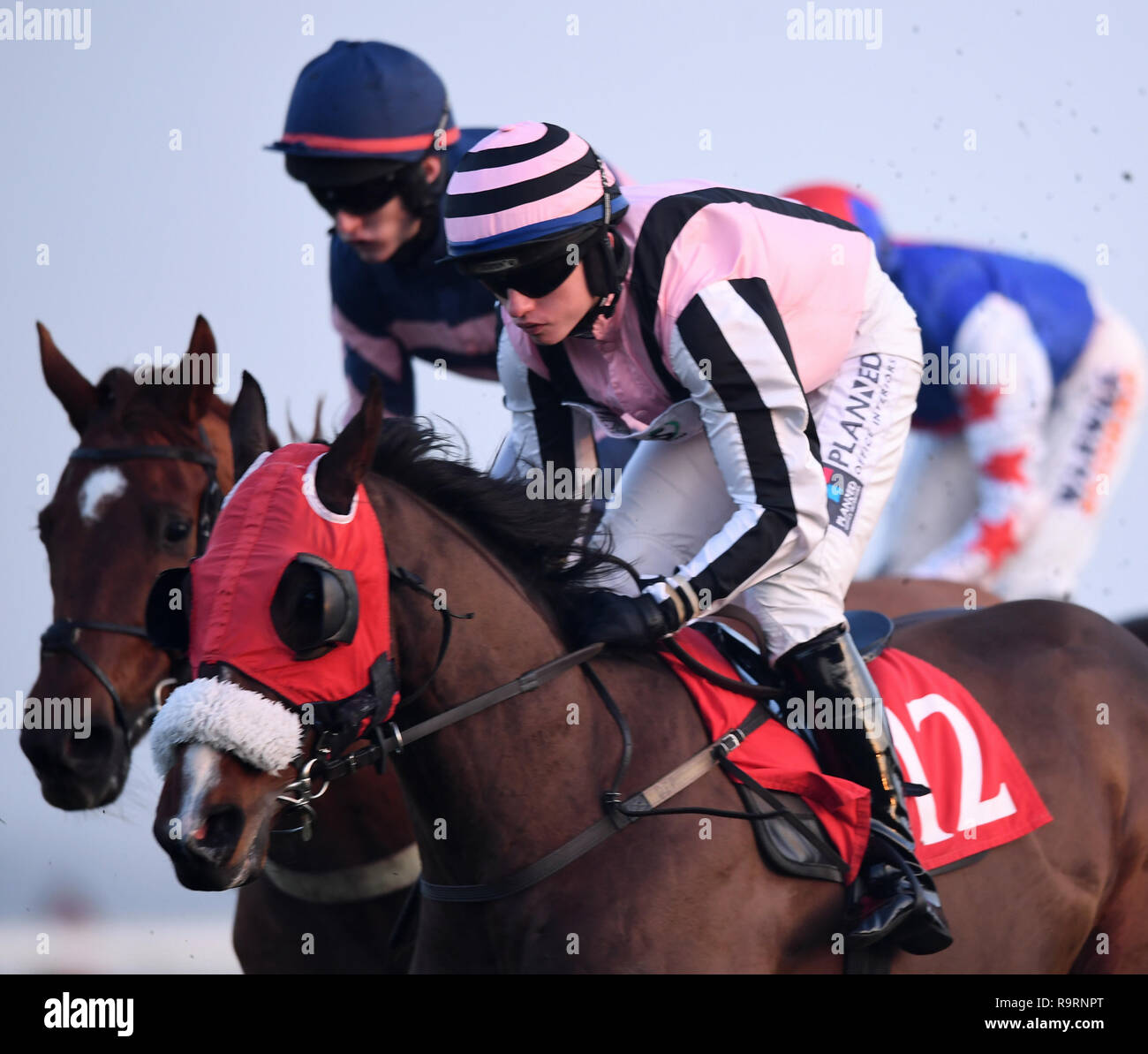 Kempton Park Racecourse, Sunbury-on-Thames, UK. 27th Dec, 2018. 32Red Winter Festival Horse Racing, day 2; Jacbequick ridden by Charlie Hammond in the sixth race the 32Red Download The App Handicap Hurdle Credit: Action Plus Sports/Alamy Live News Stock Photo