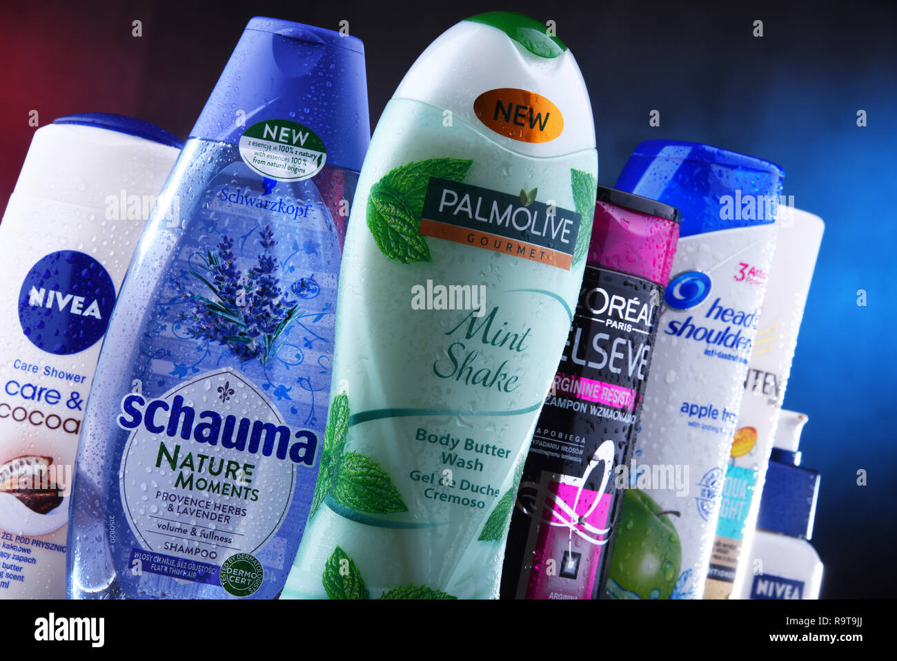 POZNAN, POLAND - DEC 5, 2018: Plastic containers of body care products  including widely available most popular global brands as LOreal, Nivea,  Dove, P Stock Photo - Alamy