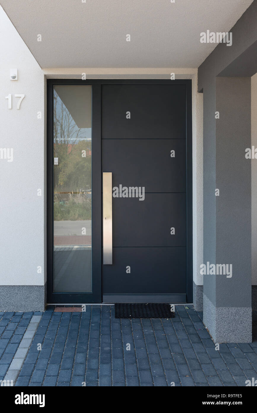 Modern House Entrance High Resolution Stock Photography And Images Alamy<script async src=