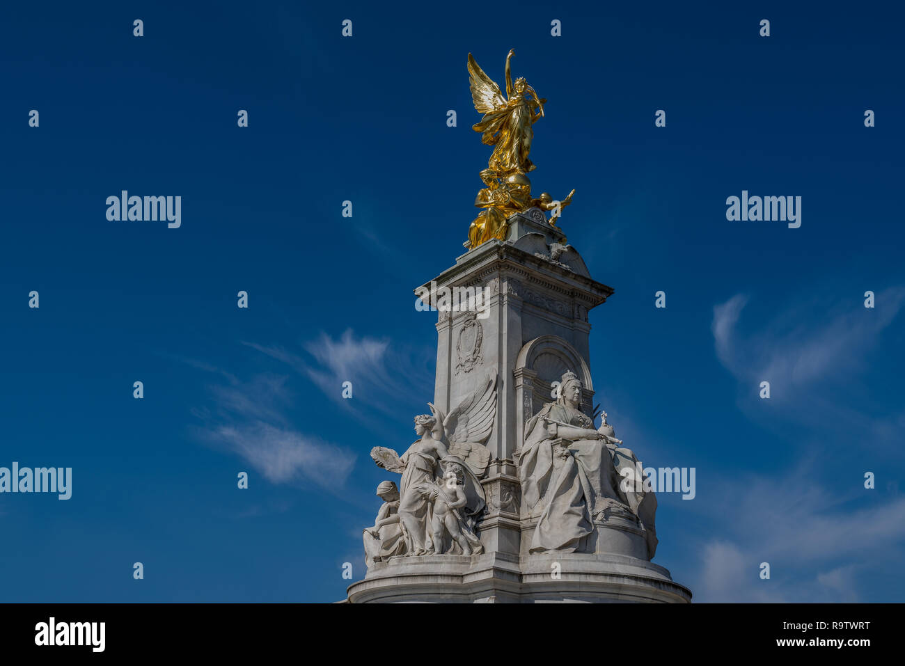 Statue of Queen Victoria, Buckingham Palace, London, England Stock Photo