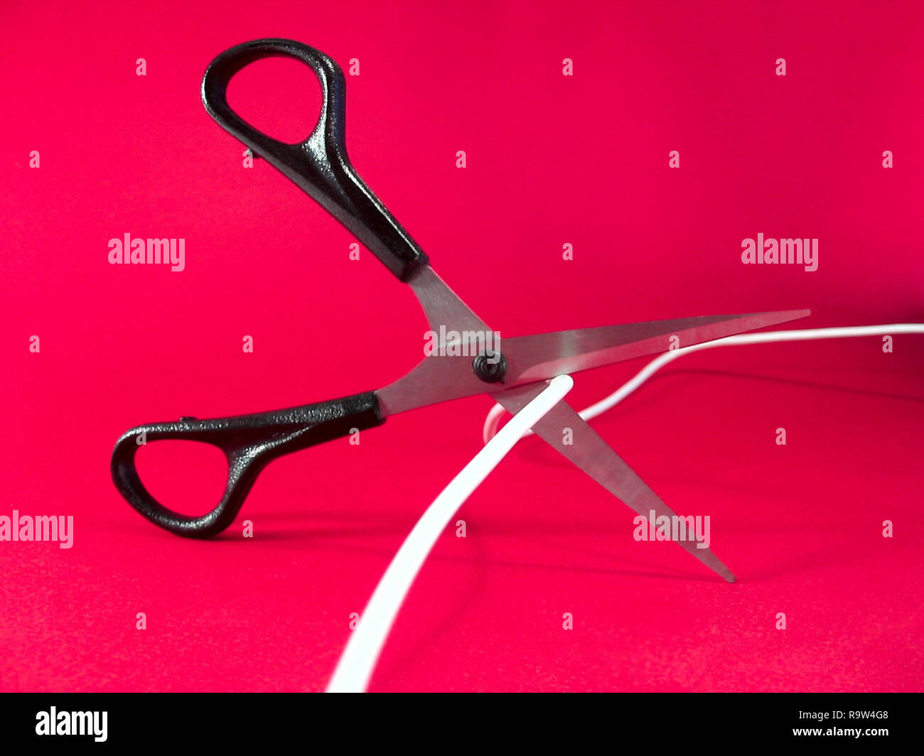 cutting wire with scissors tech, information and