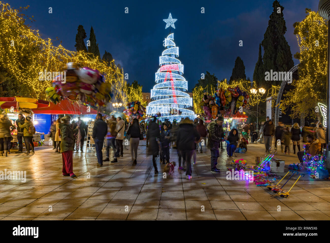 syntagma square with christmas tree, athens, December 26, 2018 Stock Photo Alamy