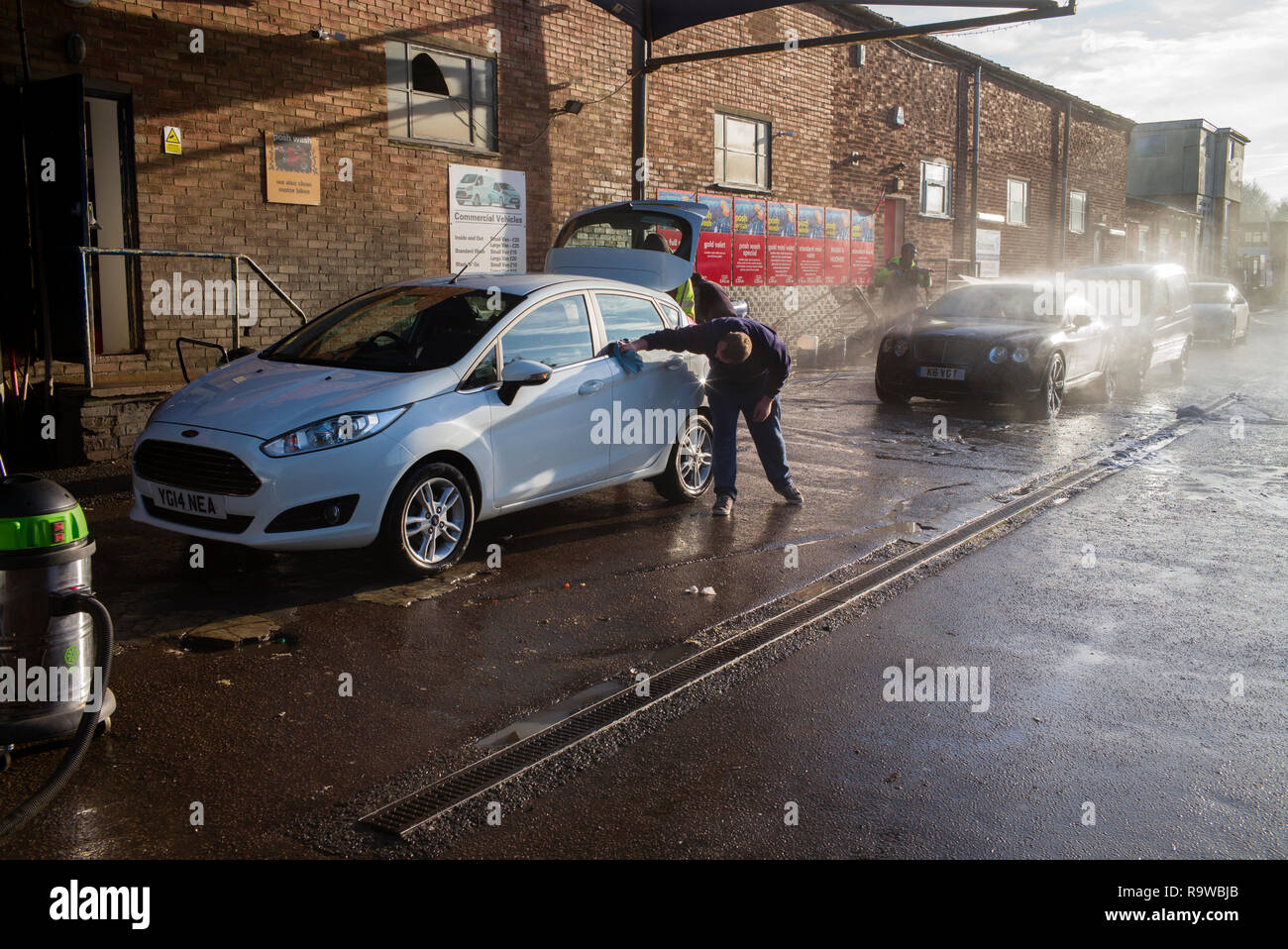 Car wash uk hires stock photography and images Alamy