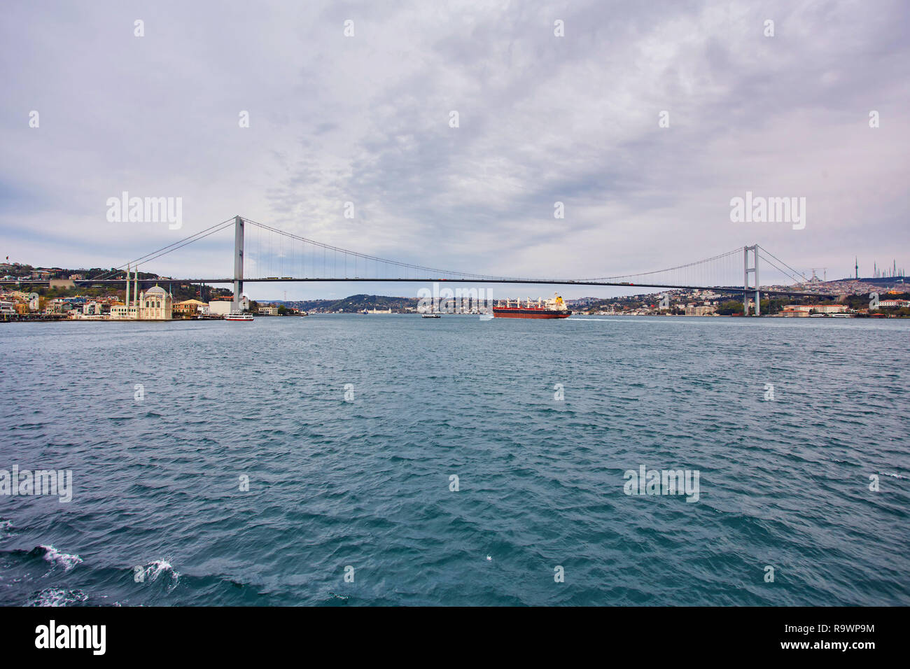 The Bosphorus Bridge connecting Europe and Asia Stock Photo Alamy